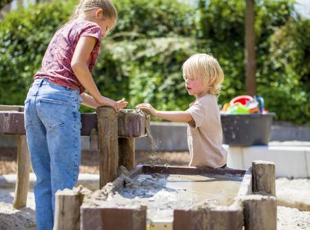 Start uitvoeringsprogramma voor vergroenen schoolpleinen